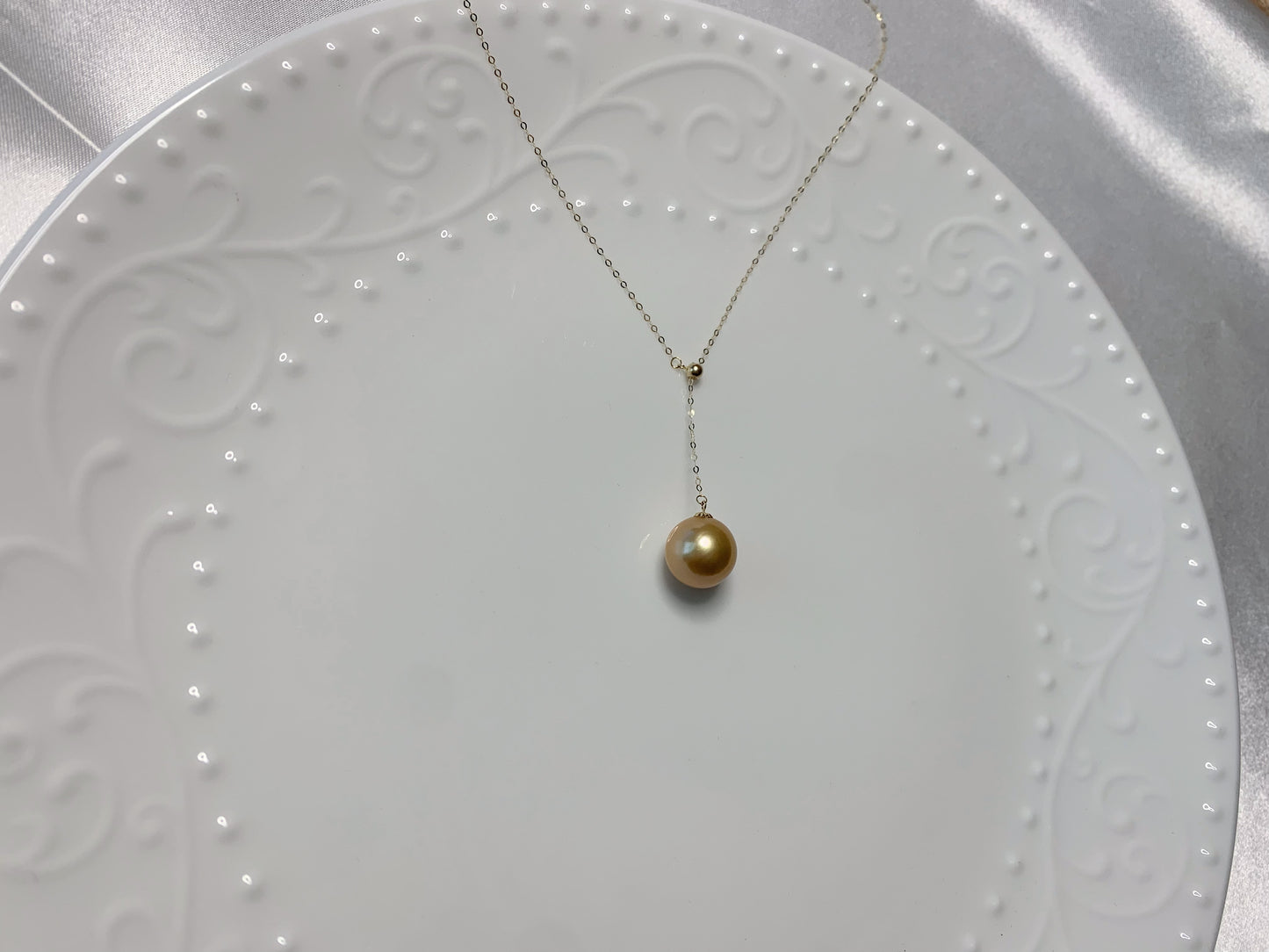 EVIE PEARL PENDANT